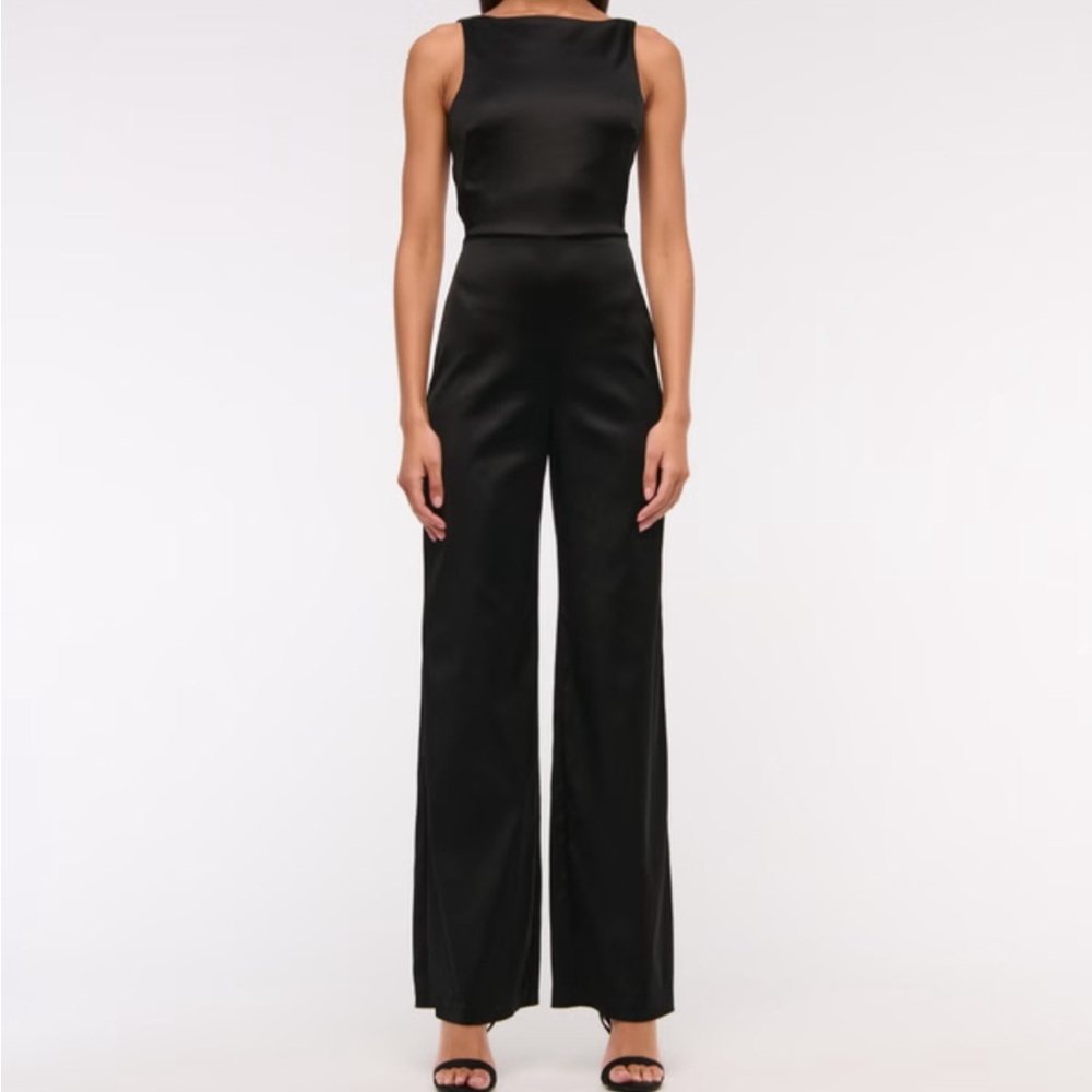 NWT Abercrombie clasp-back jumpsuit small